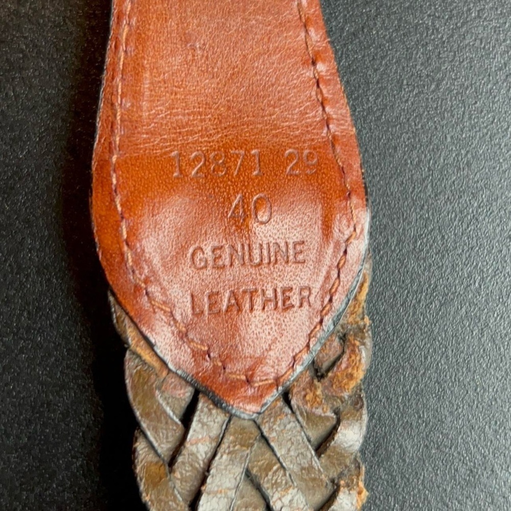 Vintage Women’s Leather Belt – Size 40 – Brown w/ Red Hues – Brass Buckle - Picture 5 of 5